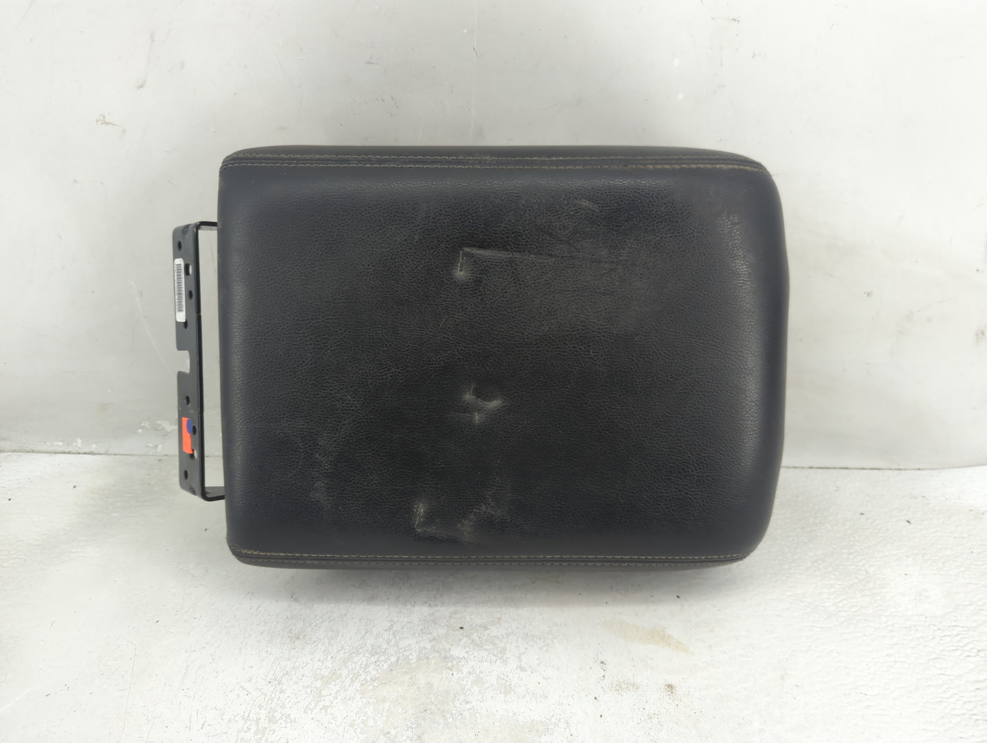 2014 Nissan Pathfinder Center Console Armrest Cover Lid P/N:969RZ3JA0A Fits OEM Used Auto Parts - Oemusedautoparts1.com