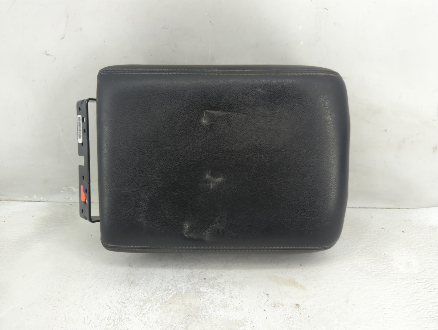 2014 Nissan Pathfinder Center Console Armrest Cover Lid P/N:969RZ3JA0A Fits OEM Used Auto Parts - Oemusedautoparts1.com