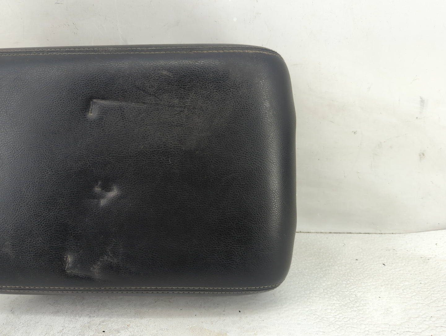 2014 Nissan Pathfinder Center Console Armrest Cover Lid P/N:969RZ3JA0A Fits OEM Used Auto Parts - Oemusedautoparts1.com