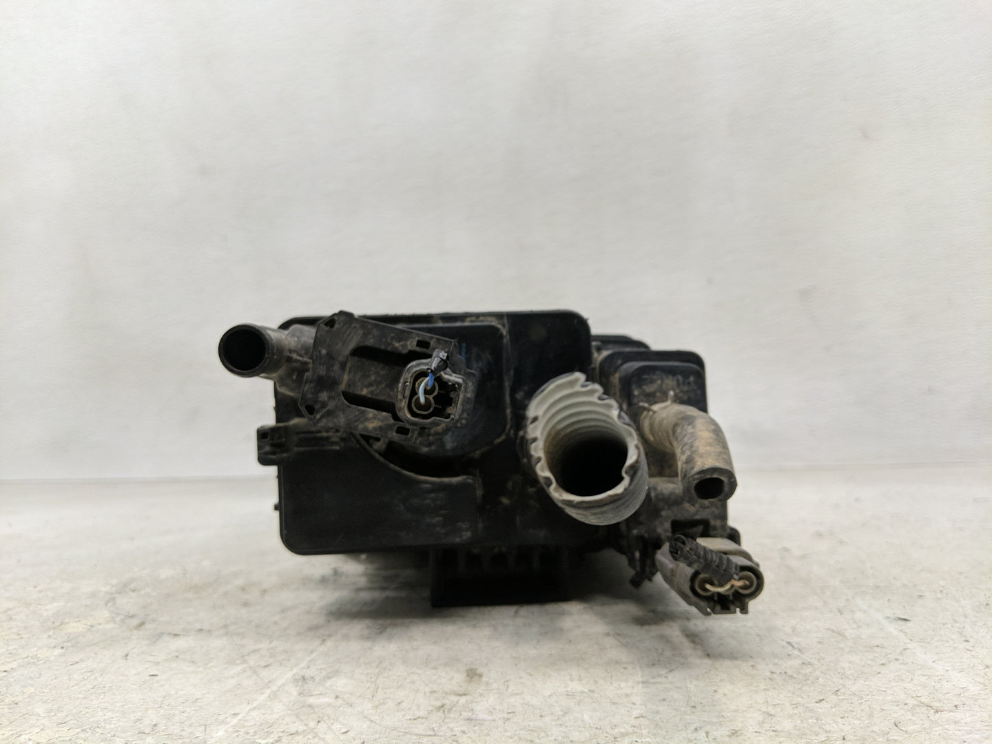 2014 Nissan Pathfinder Fuel Vapor Charcoal Canister 1357805 - Oemusedautoparts1.com