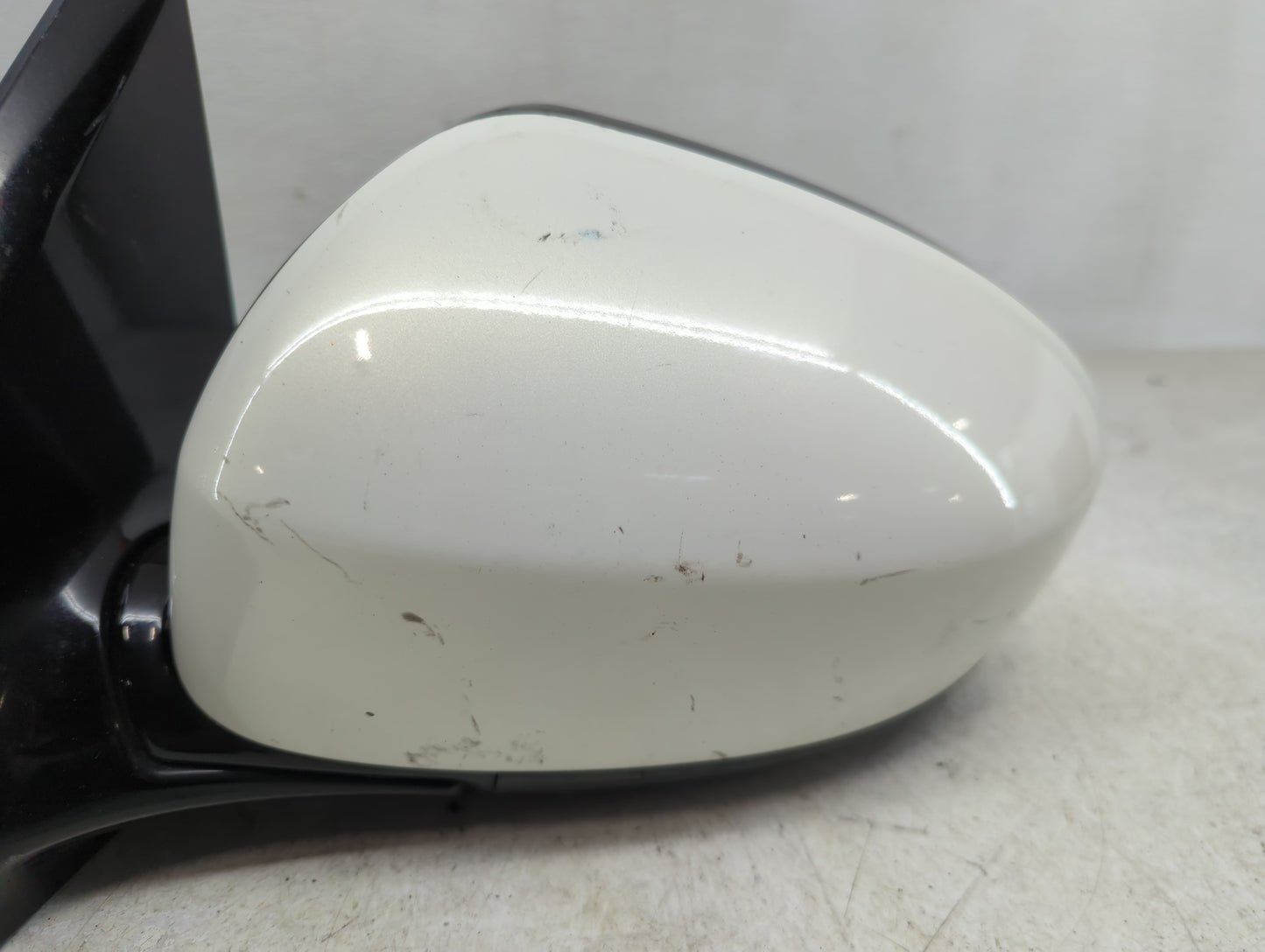 2013-2016 Nissan Pathfinder Driver Side View Mirror - Left Door Mirror OEM Used - Oemusedautoparts1.com