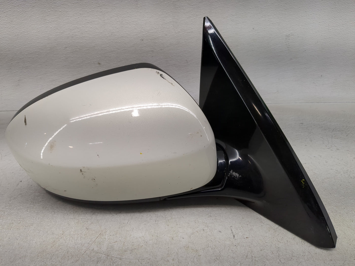 2013-2016 Nissan Pathfinder Passenger Side View Mirror - Right Door Mirror OEM Used - Oemusedautoparts1.com