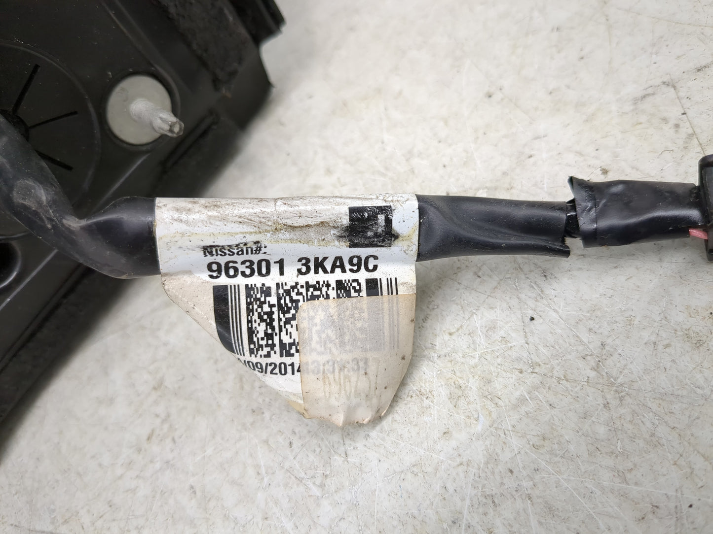 2013-2016 Nissan Pathfinder Passenger Side View Mirror - Right Door Mirror OEM Used - Oemusedautoparts1.com