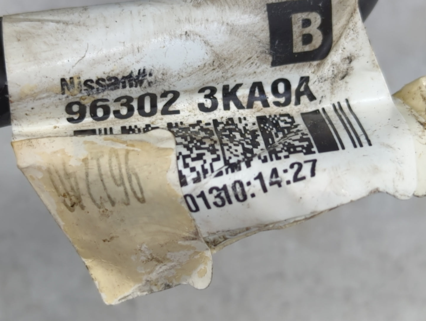 2013-2016 Nissan Pathfinder Driver Side View Mirror - Left Door Mirror OEM Used - Oemusedautoparts1.com