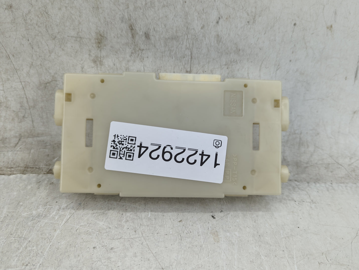 2014-2014 Nissan Pathfinder Temperature Control Module 27760-9pb0a - Oemusedautoparts1.com
