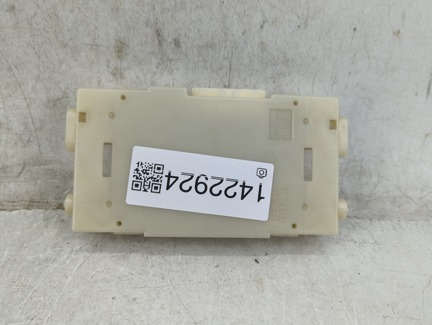 2014-2014 Nissan Pathfinder Temperature Control Module 27760-9pb0a - Oemusedautoparts1.com