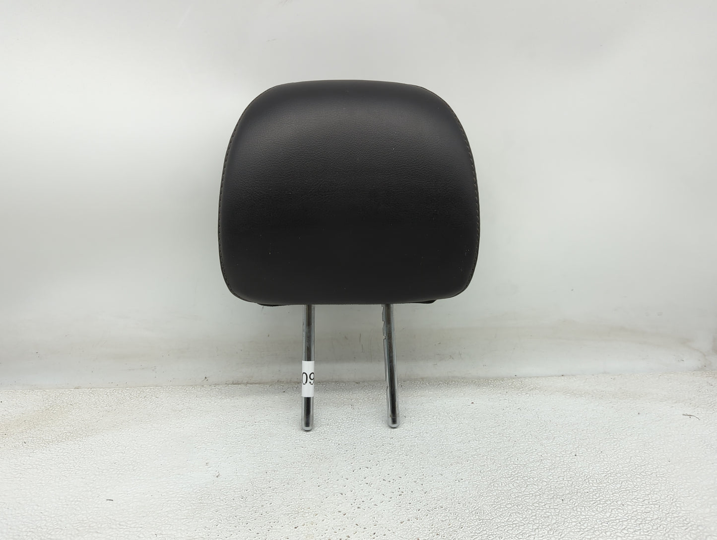 2014 Nissan Pathfinder Headrest Head Rest Rear Center Seat Fits OEM Used Auto Parts - Oemusedautoparts1.com