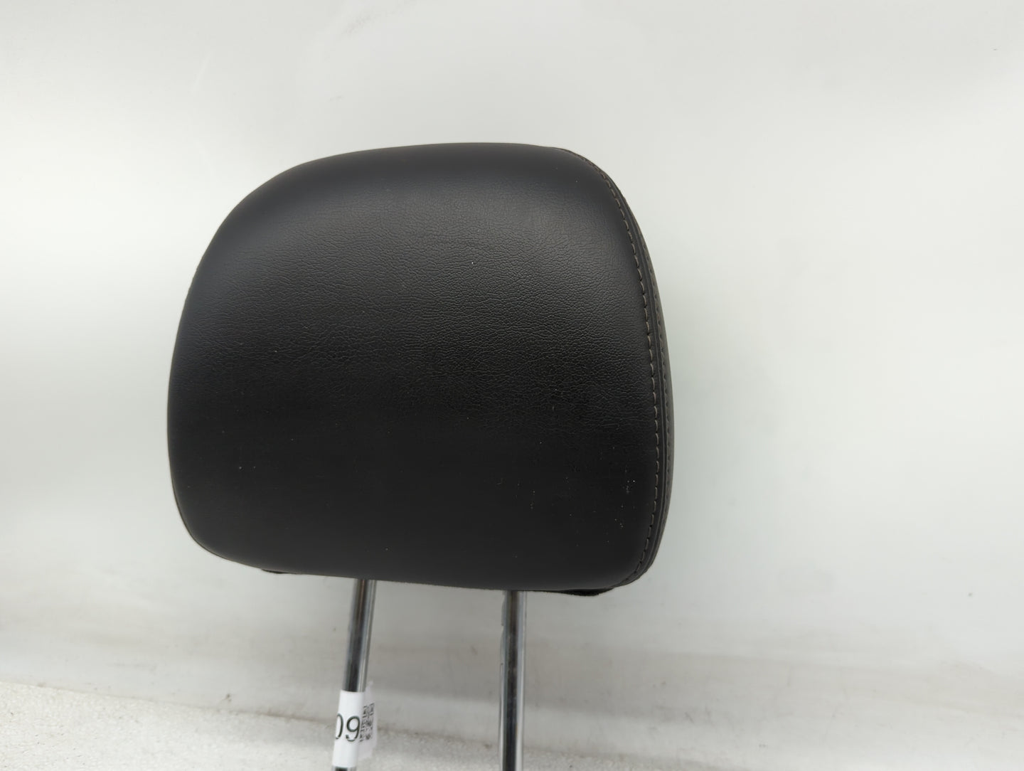 2014 Nissan Pathfinder Headrest Head Rest Rear Center Seat Fits OEM Used Auto Parts - Oemusedautoparts1.com
