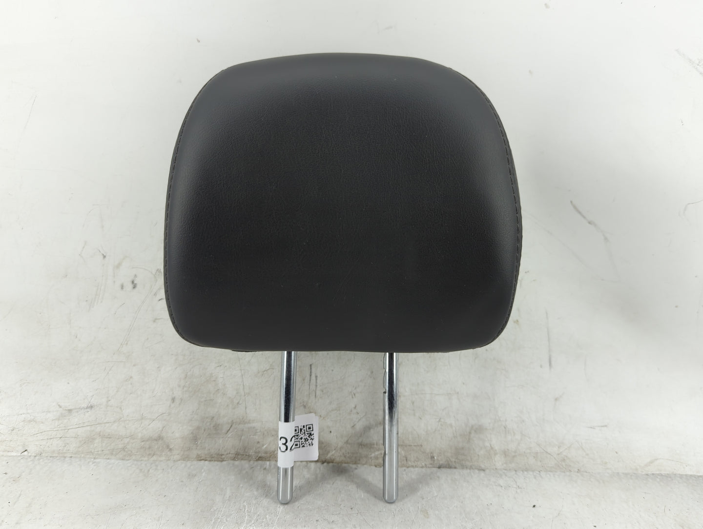 2014 Nissan Pathfinder Headrest Head Rest Rear Center Seat Fits OEM Used Auto Parts - Oemusedautoparts1.com