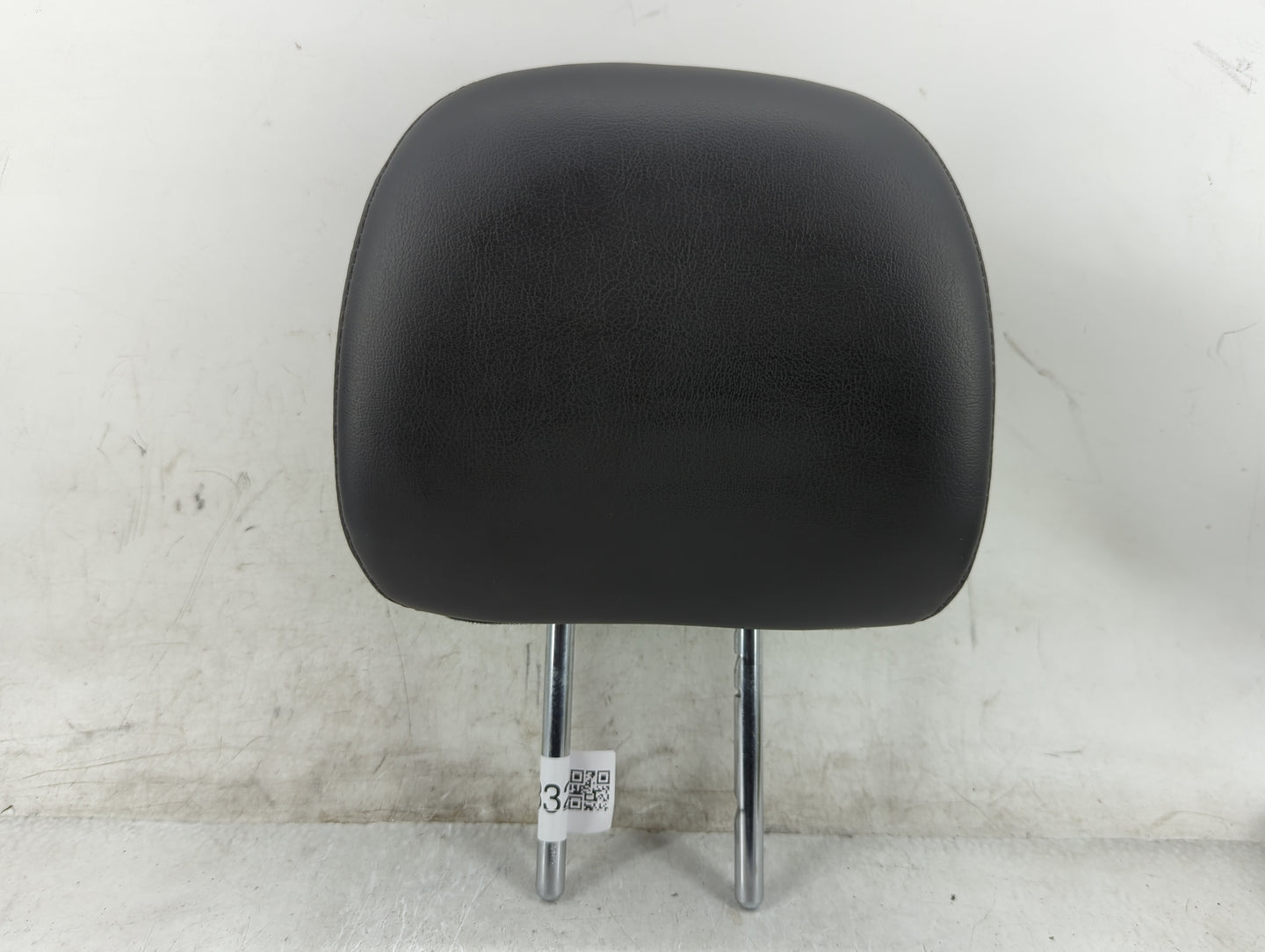 2014 Nissan Pathfinder Headrest Head Rest Rear Center Seat Fits OEM Used Auto Parts - Oemusedautoparts1.com