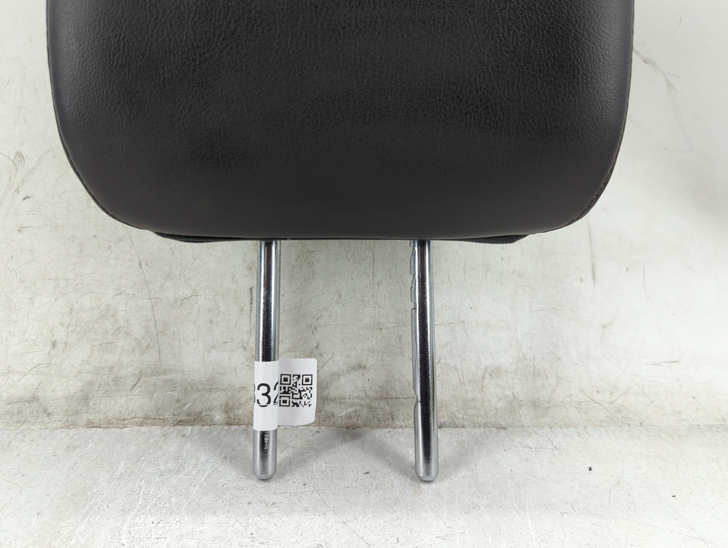 2014 Nissan Pathfinder Headrest Head Rest Rear Center Seat Fits OEM Used Auto Parts - Oemusedautoparts1.com