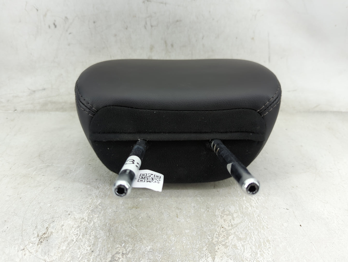 2014 Nissan Pathfinder Headrest Head Rest Rear Center Seat Fits OEM Used Auto Parts - Oemusedautoparts1.com