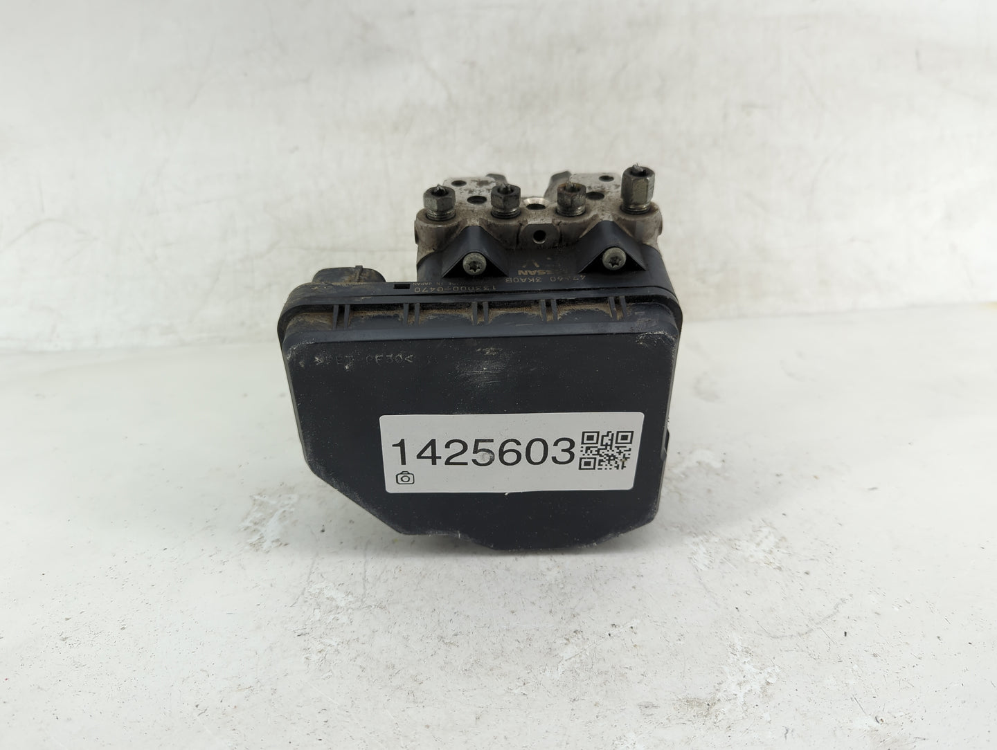 2013-2014 Nissan Pathfinder ABS Pump Control Module Replacement P/N:47660 3KA0B Fits Fits 2013 2014 OEM Used Auto Parts - Oe