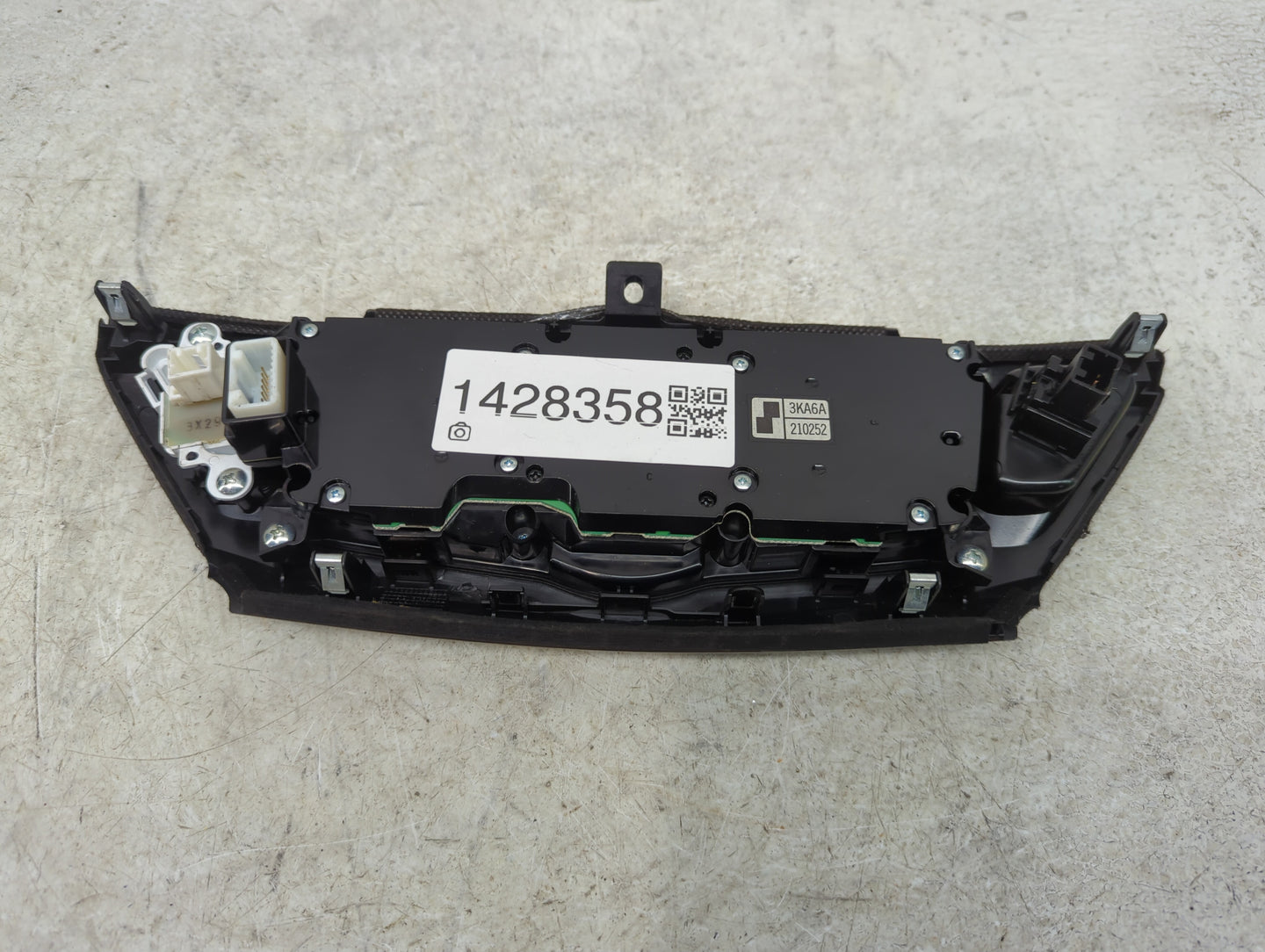 2014 Nissan Pathfinder Climate Control Module Temperature AC/Heater Replacement P/N:3KA6A 210252 Fits OEM Used Auto Parts - 