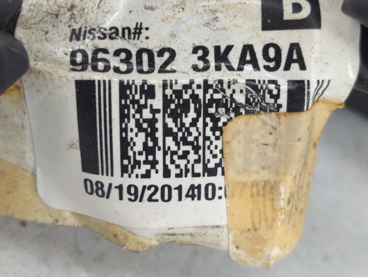 2013-2016 Nissan Pathfinder Driver Side View Mirror - Left Door Mirror OEM Used - Oemusedautoparts1.com