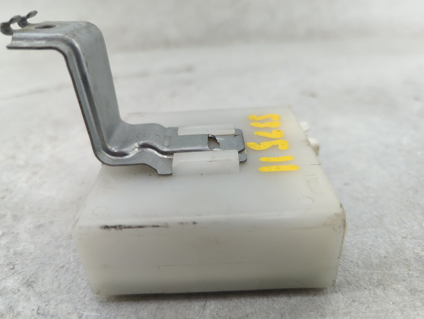 2014-2014 Nissan Pathfinder Body Control Module Bcm Inner Cabin Fuse Box - Oemusedautoparts1.com
