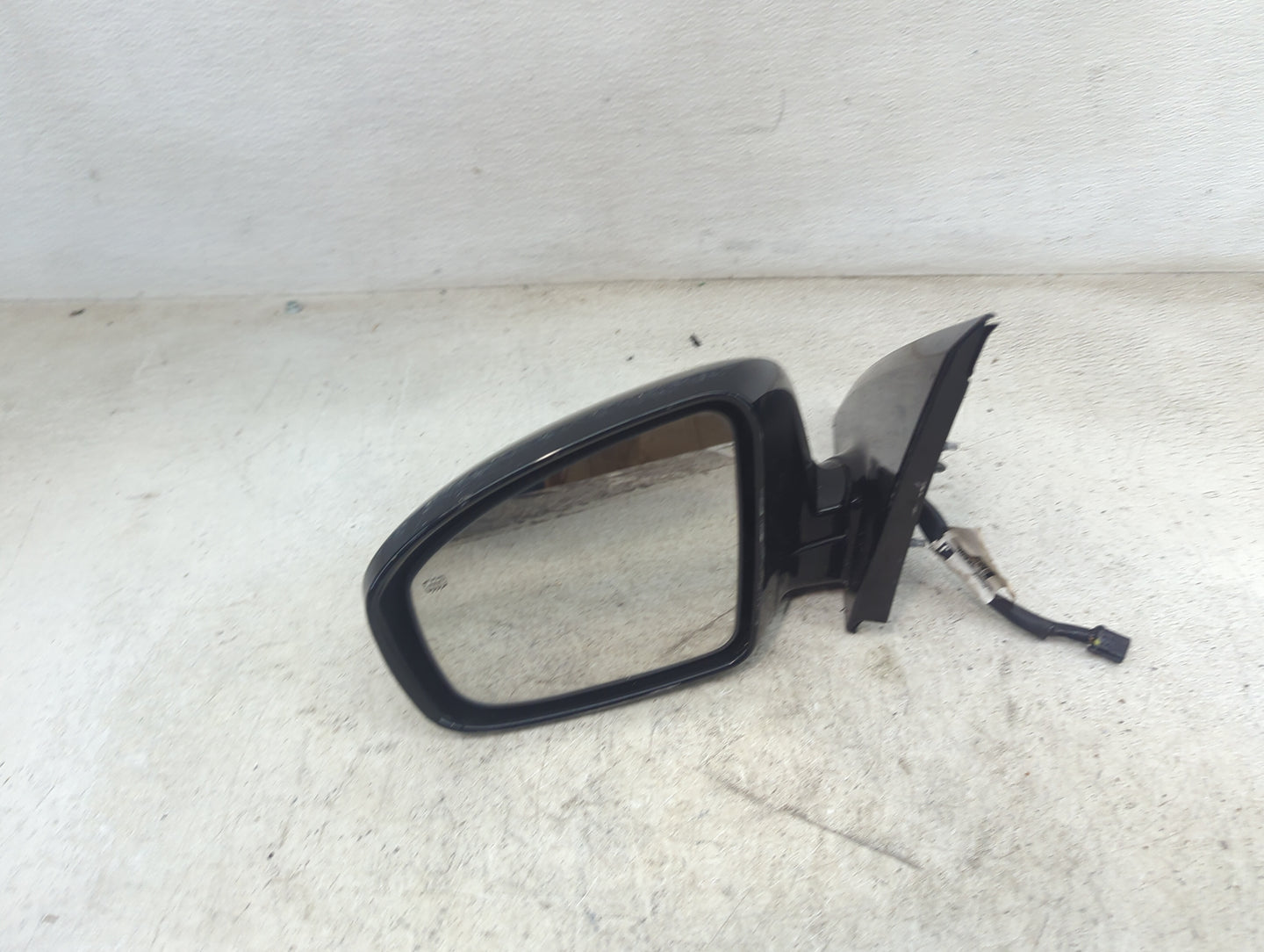 2013-2016 Nissan Pathfinder Driver Side View Mirror - Left Door Mirror OEM Used - Oemusedautoparts1.com