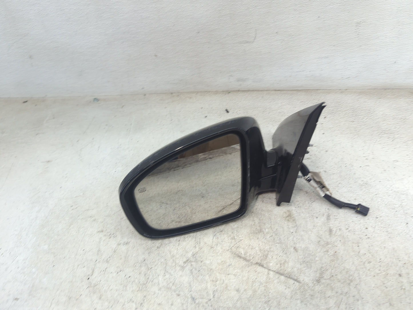 2013-2016 Nissan Pathfinder Driver Side View Mirror - Left Door Mirror OEM Used - Oemusedautoparts1.com
