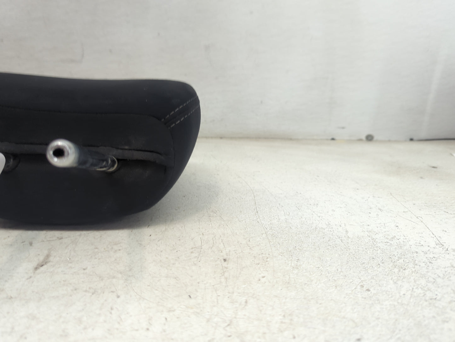 2014 Nissan Pathfinder Headrest Head Rest Rear Center Seat Fits OEM Used Auto Parts - Oemusedautoparts1.com