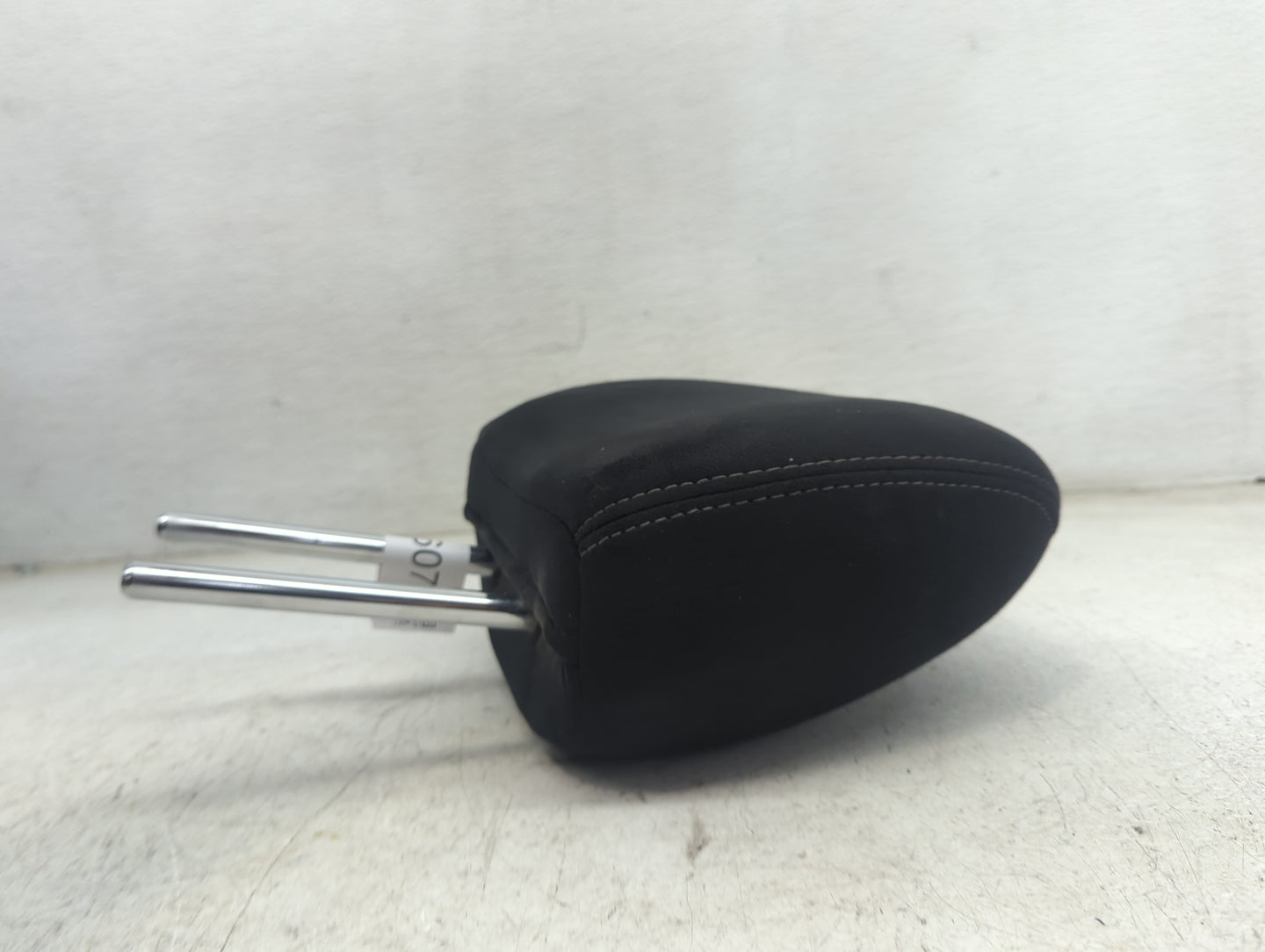 2014 Nissan Pathfinder Headrest Head Rest Rear Center Seat Fits OEM Used Auto Parts - Oemusedautoparts1.com