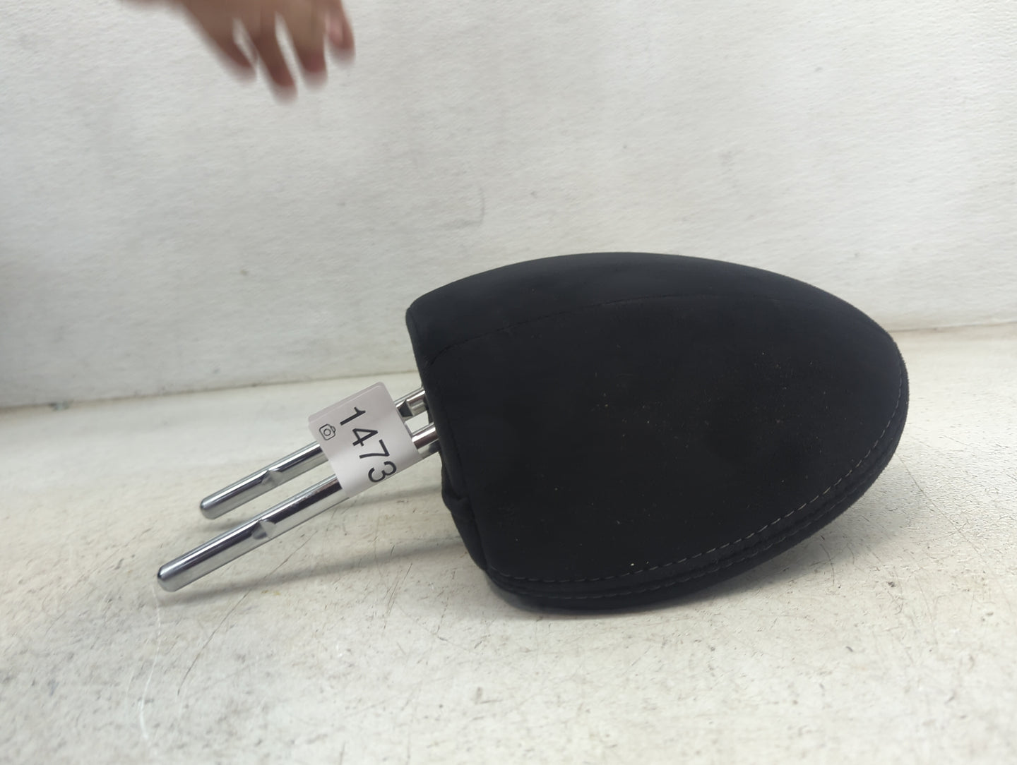 2014 Nissan Pathfinder Headrest Head Rest Rear Center Seat Fits OEM Used Auto Parts - Oemusedautoparts1.com