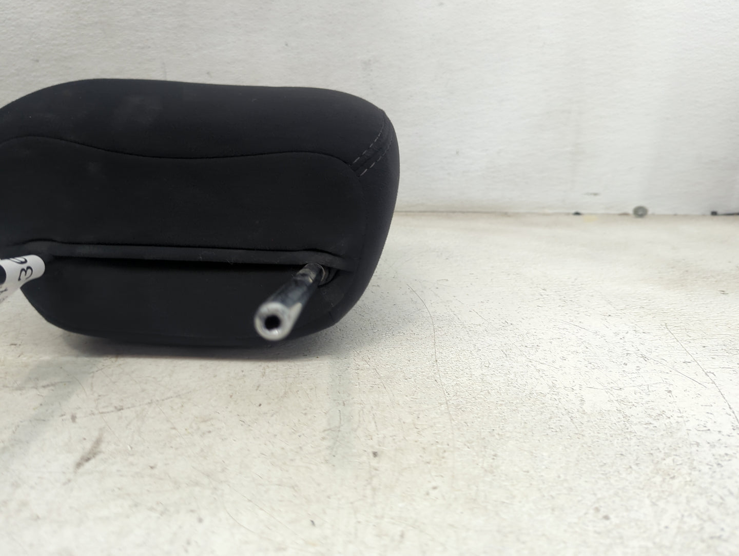 2014 Nissan Pathfinder Headrest Head Rest Front Driver Seat Black 1473628 - Oemusedautoparts1.com