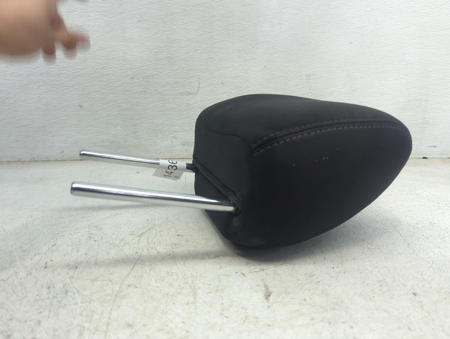 2014 Nissan Pathfinder Headrest Head Rest Front Driver Seat Black 1473628 - Oemusedautoparts1.com