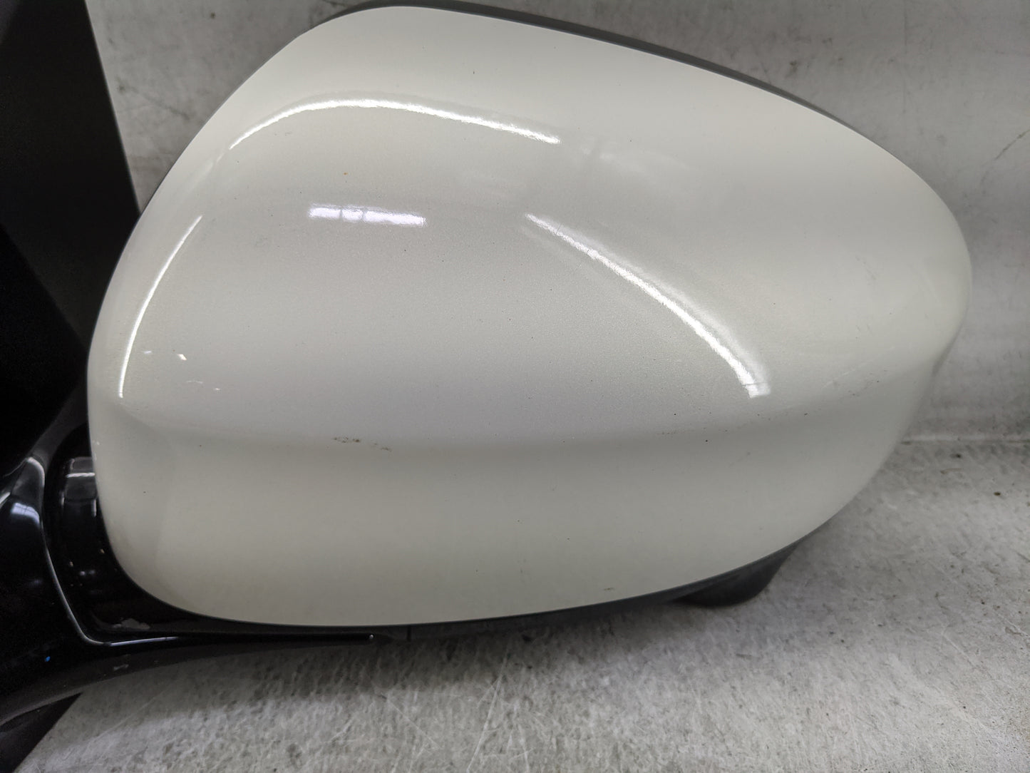 2013-2016 Nissan Pathfinder Driver Side View Mirror - Left Door Mirror OEM Used - Oemusedautoparts1.com