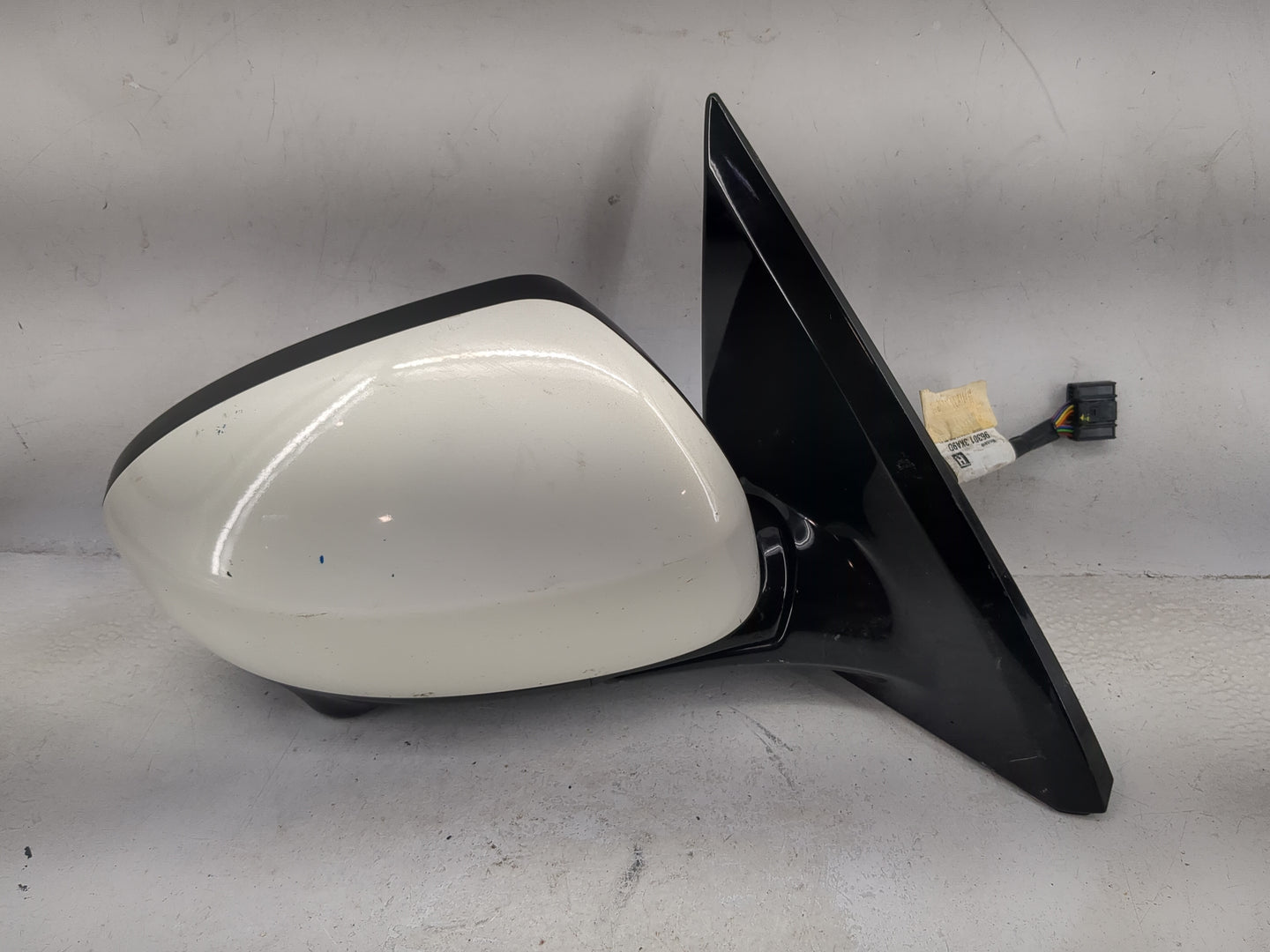 2013-2016 Nissan Pathfinder Passenger Side View Mirror - Right Door Mirror OEM Used - Oemusedautoparts1.com