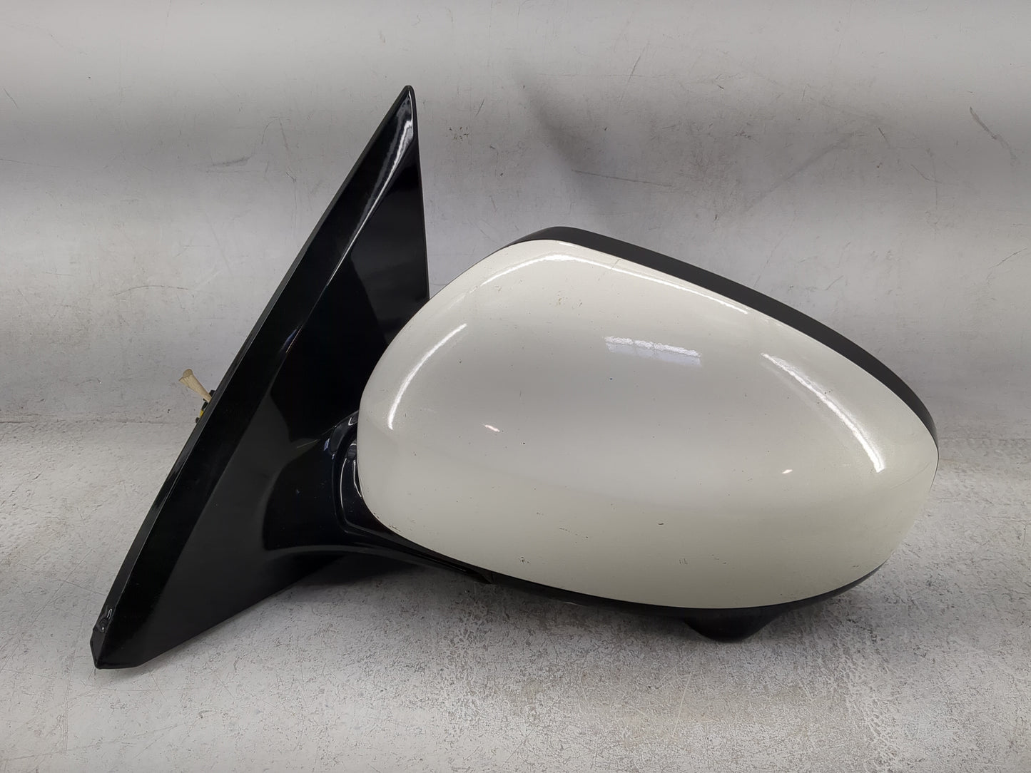 2013-2016 Nissan Pathfinder Driver Side View Mirror - Left Door Mirror OEM Used - Oemusedautoparts1.com