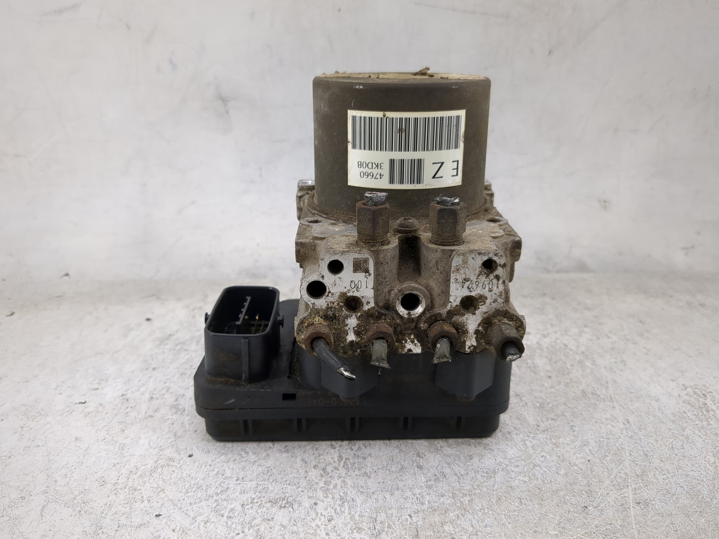 2013-2014 Nissan Pathfinder ABS Pump Control Module Replacement P/N:47660 3KD0B Fits Fits 2013 2014 OEM Used Auto Parts - Oe