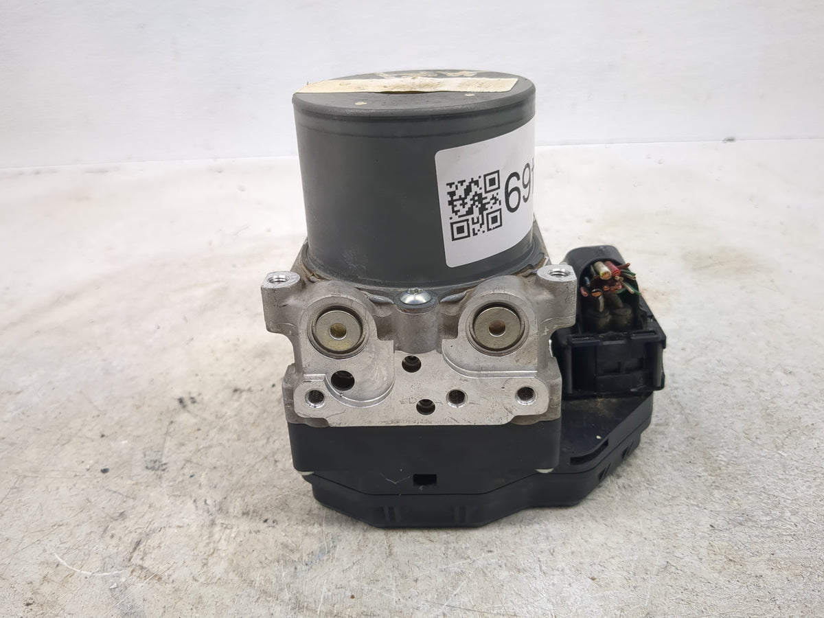 2013-2014 Nissan Pathfinder Anti-Lock Brake ABS Pump Module Actuator OEM P/N:47660 3KD0B Fits Fits 2013 2014 OEM Used Auto P