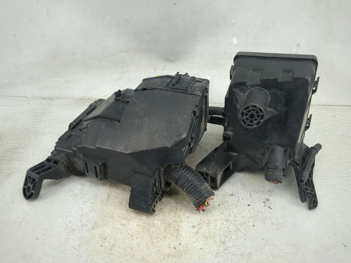 2014 Nissan Pathfinder Fusebox Fuse Box Panel Relay Module Fits OEM Used Auto Parts - Oemusedautoparts1.com