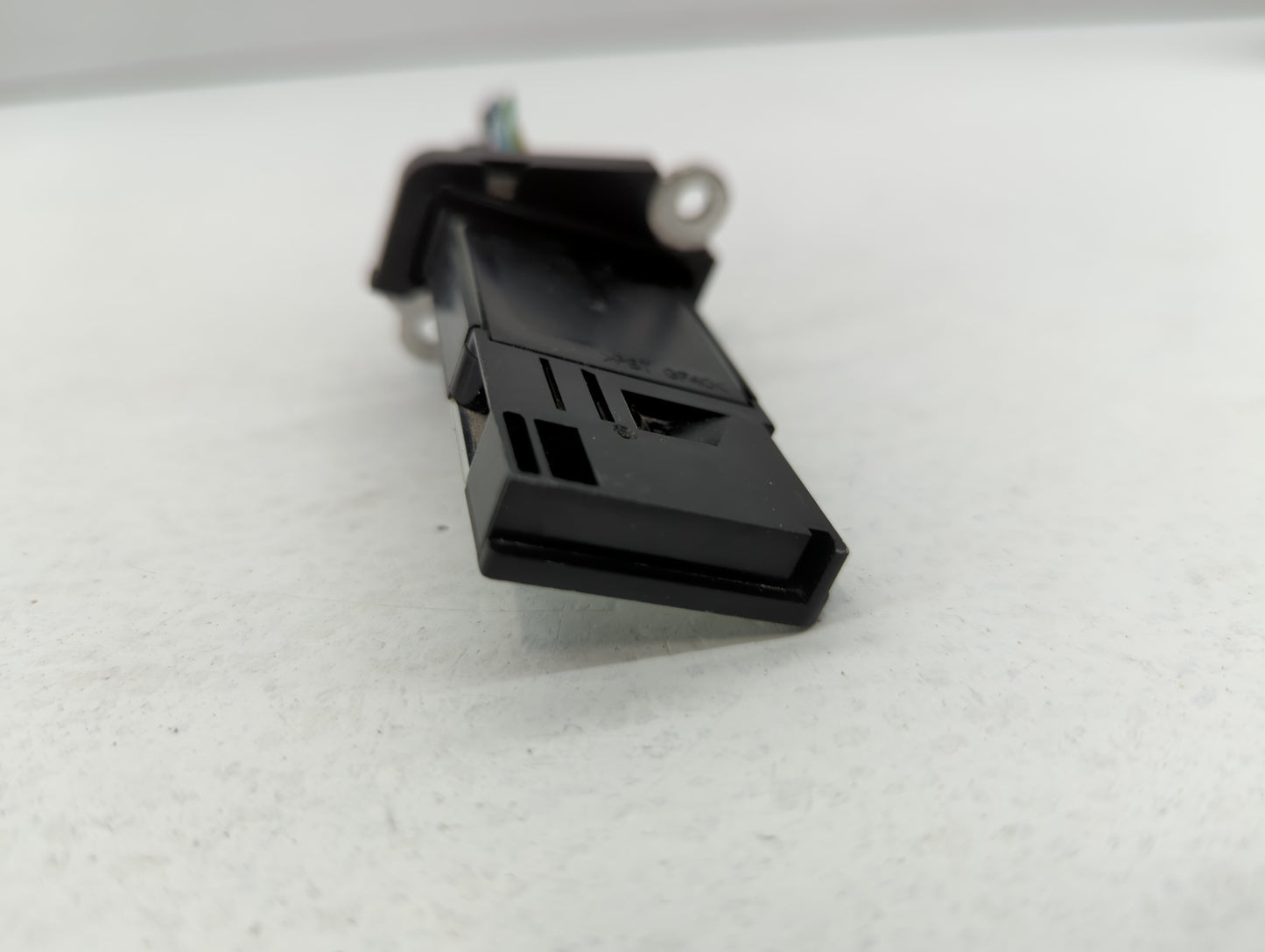 2005-2014 Nissan Pathfinder Mass Air Flow Meter Maf - Oemusedautoparts1.com