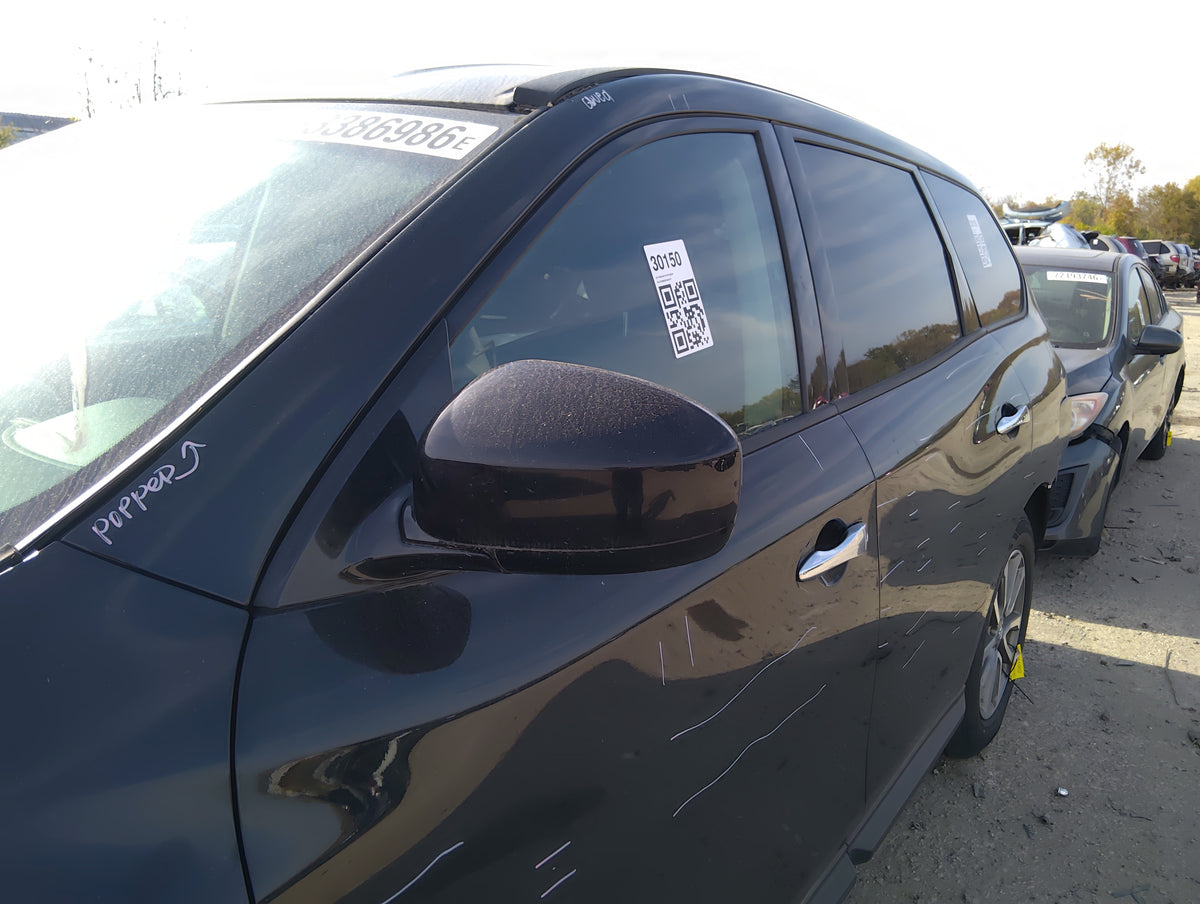 2013-2016 Nissan Pathfinder Driver Side View Mirror - Left Door Mirror OEM Used - Oemusedautoparts1.com