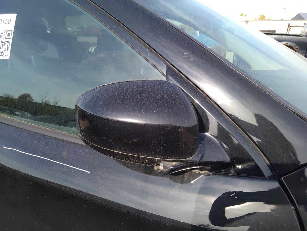 2013-2016 Nissan Pathfinder Passenger Side View Mirror - Right Door Mirror OEM Used - Oemusedautoparts1.com