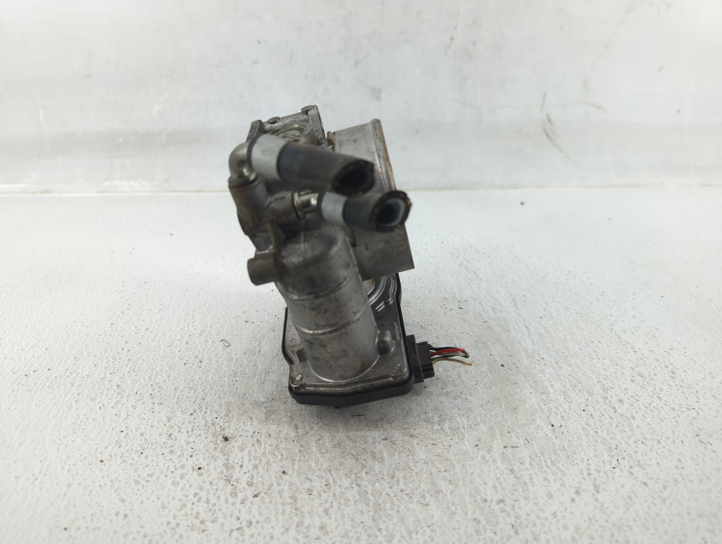 2013-2014 Nissan Pathfinder Throttle Body P/N:RME70-11 Fits Fits 2007 2008 2009 2010 2011 2012 2013 2014 OEM Used Auto Parts