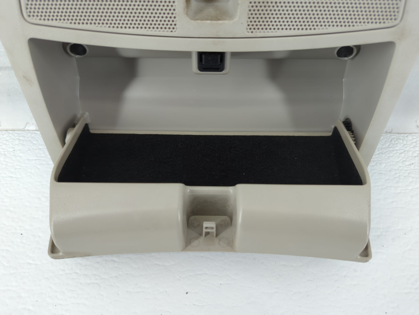 2014 Nissan Pathfinder Overhead Roof Console - Oemusedautoparts1.com