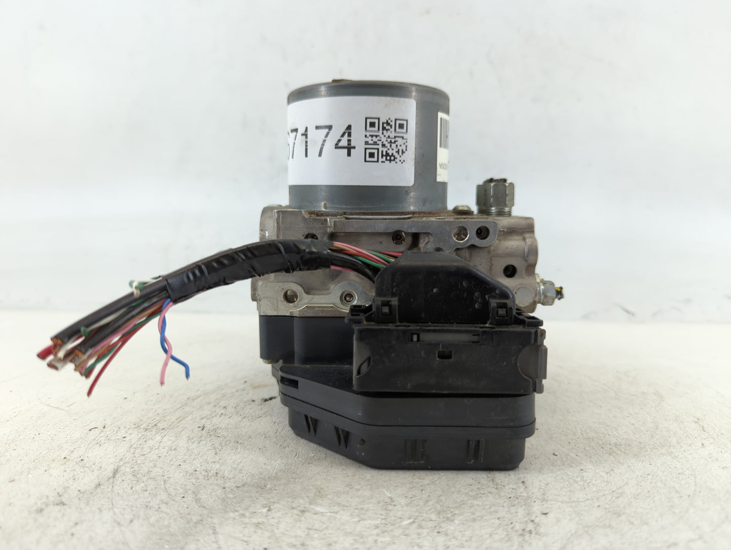 2013-2014 Nissan Pathfinder ABS Pump Control Module Replacement P/N:47660 3KD0A Fits Fits 2013 2014 OEM Used Auto Parts - Oe
