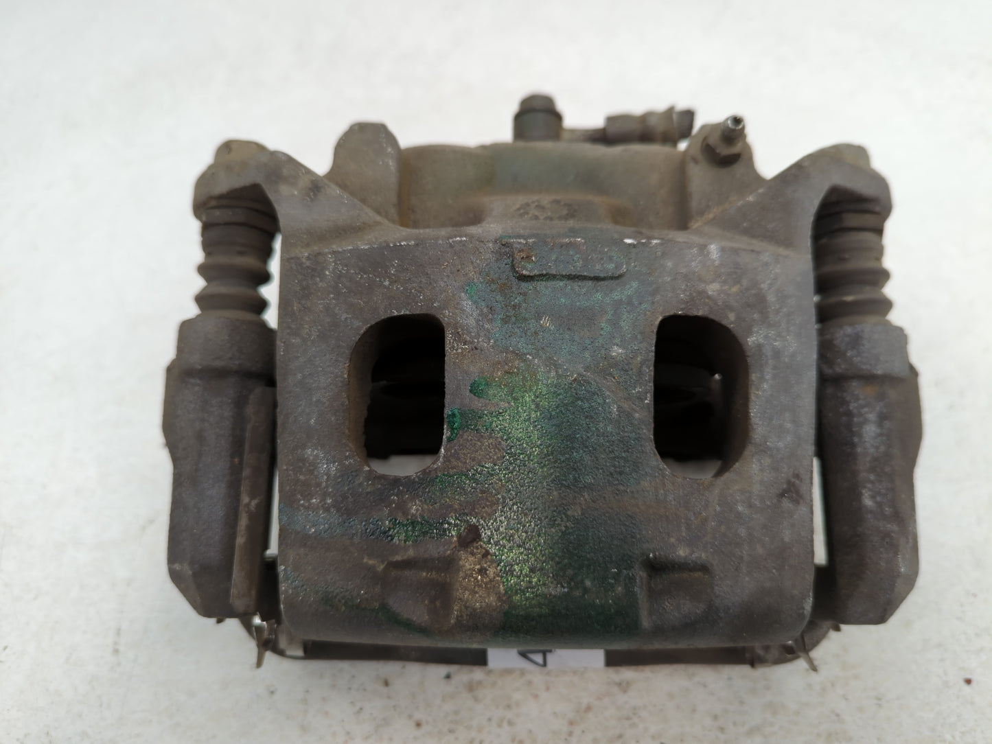 2013-2020 Nissan Pathfinder Front Driver Left Brake Caliper - Oemusedautoparts1.com