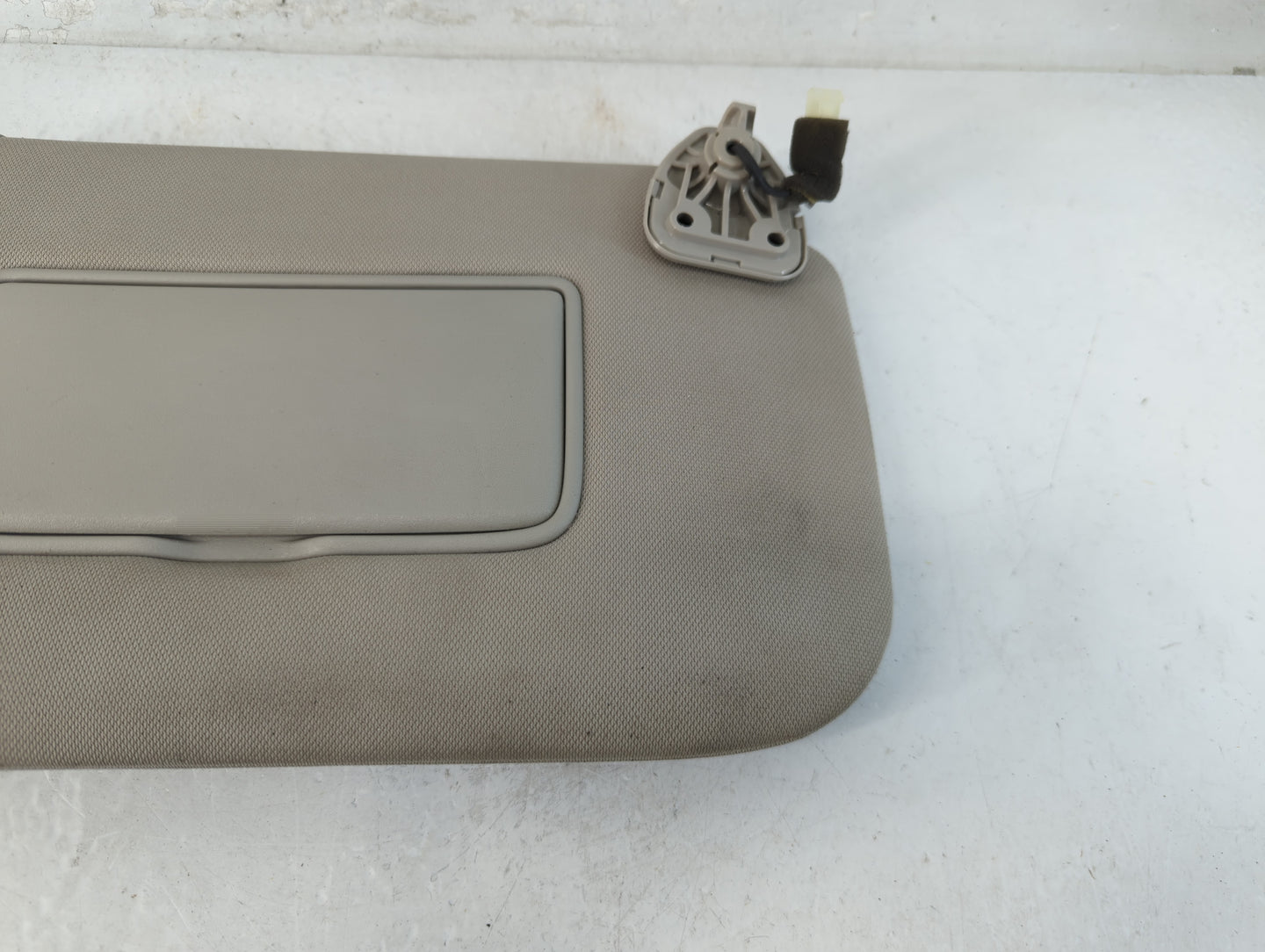 2014-2017 Nissan Rogue Sun Visor Shade Replacement Passenger Right Mirror Fits Fits 2014 2015 2016 2017 OEM Used Auto Parts 
