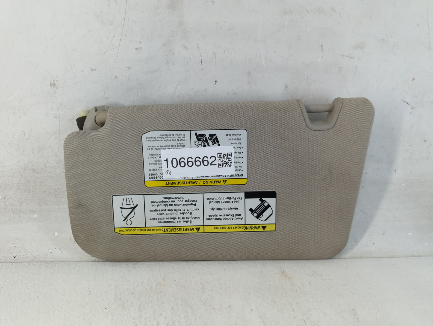 2014-2017 Nissan Rogue Sun Visor Shade Replacement Passenger Right Mirror Fits Fits 2014 2015 2016 2017 OEM Used Auto Parts 