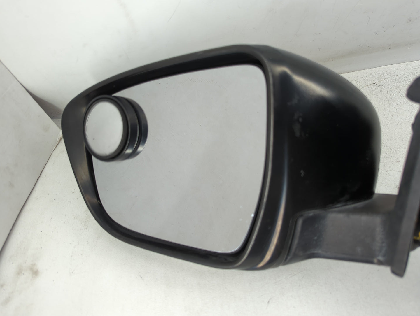 2014-2016 Nissan Rogue Driver Side View Mirror - Left Door Mirror OEM Used - Oemusedautoparts1.com