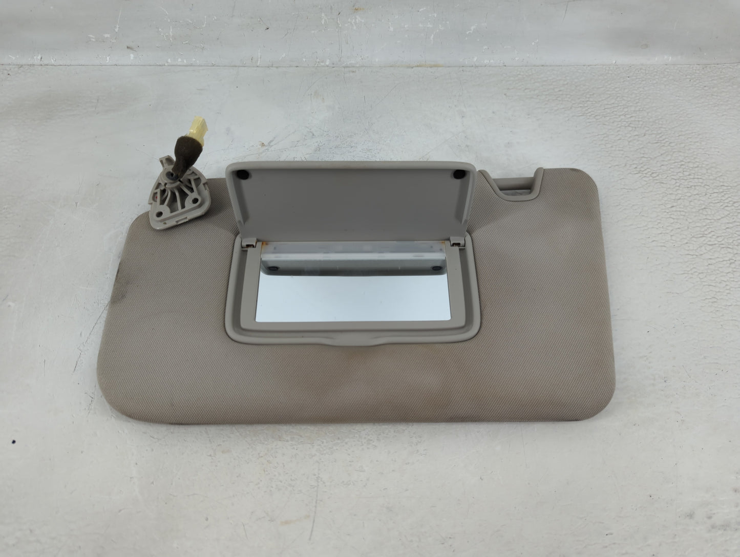 2014-2017 Nissan Rogue Sun Visor Shade Replacement Passenger Right Mirror Fits Fits 2014 2015 2016 2017 OEM Used Auto Parts 