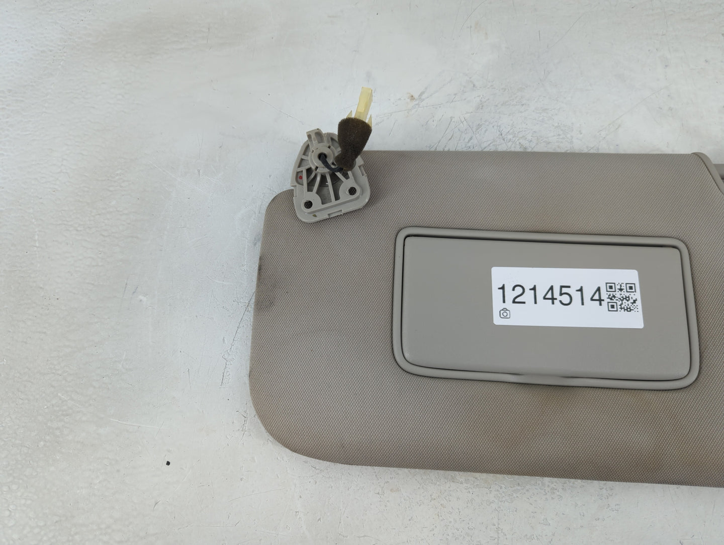 2014-2017 Nissan Rogue Sun Visor Shade Replacement Passenger Right Mirror Fits Fits 2014 2015 2016 2017 OEM Used Auto Parts 