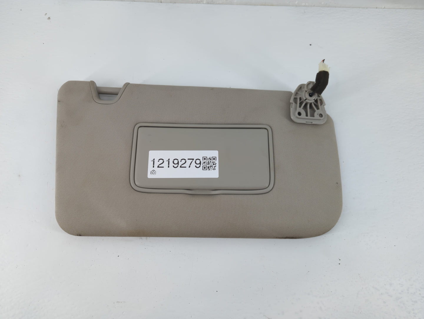 2014-2017 Nissan Rogue Sun Visor Shade Replacement Passenger Right Mirror Fits Fits 2014 2015 2016 2017 OEM Used Auto Parts 