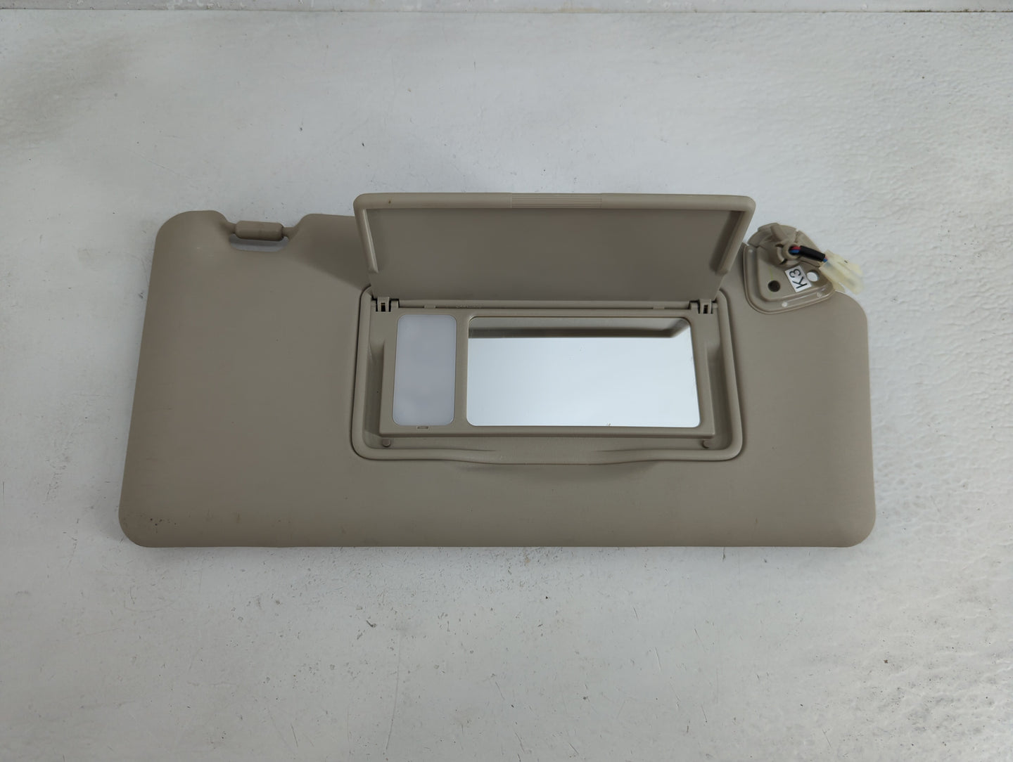 2008-2015 Nissan Rogue Sun Visor Shade Replacement Passenger Right Mirror Fits Fits 2008 2009 2010 2011 2012 2013 2014 2015 