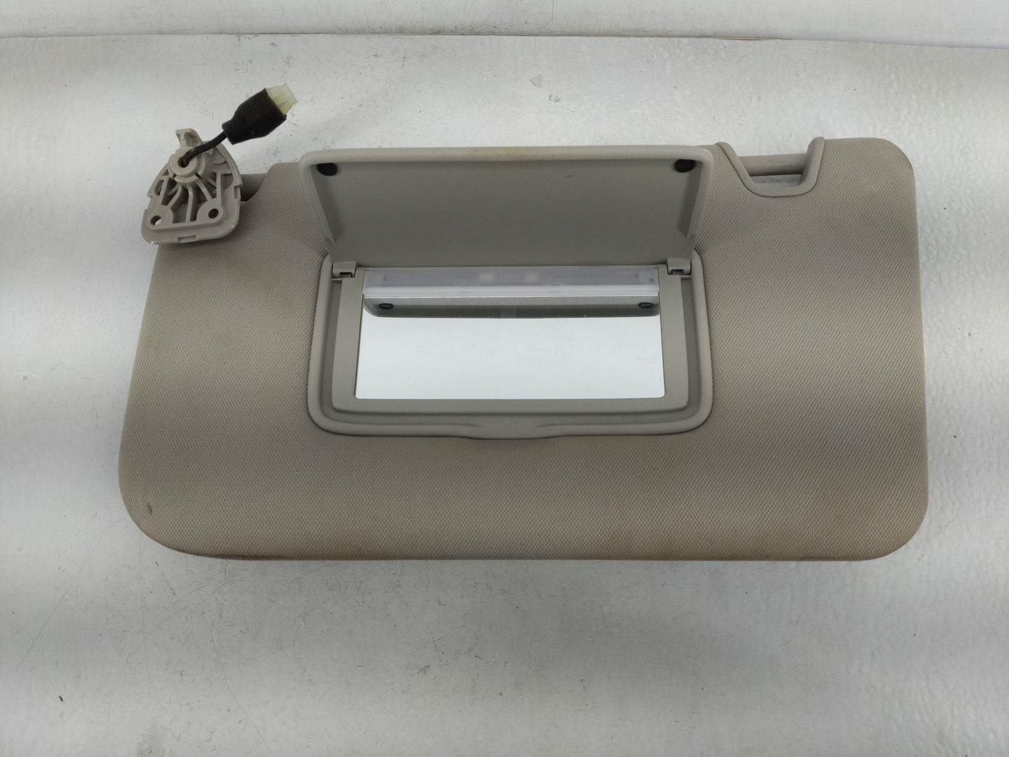 2014-2017 Nissan Rogue Sun Visor Shade Replacement Driver Left Mirror Fits Fits 2014 2015 2016 2017 OEM Used Auto Parts - Oe