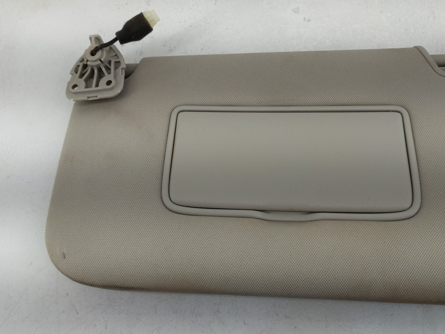 2014-2017 Nissan Rogue Sun Visor Shade Replacement Driver Left Mirror Fits Fits 2014 2015 2016 2017 OEM Used Auto Parts - Oe