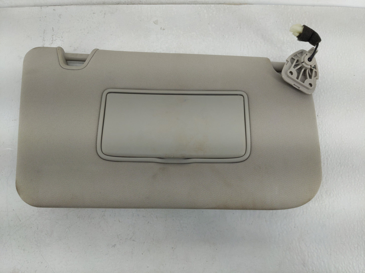 2014-2017 Nissan Rogue Sun Visor Shade Replacement Passenger Right Mirror Fits Fits 2014 2015 2016 2017 OEM Used Auto Parts 
